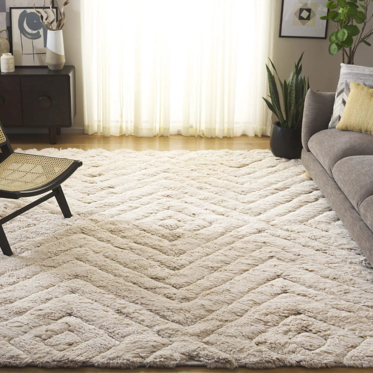 Safavieh Casablanca 8'-0" x 10'-0" Rug in Beige