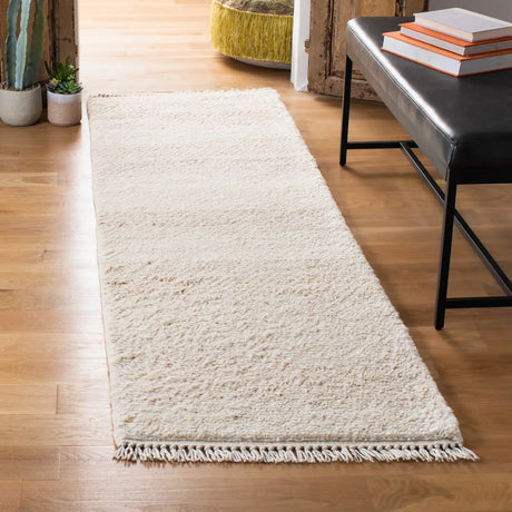 Safavieh Casablanca 2'-3" x 8'-0" Rug in Beige