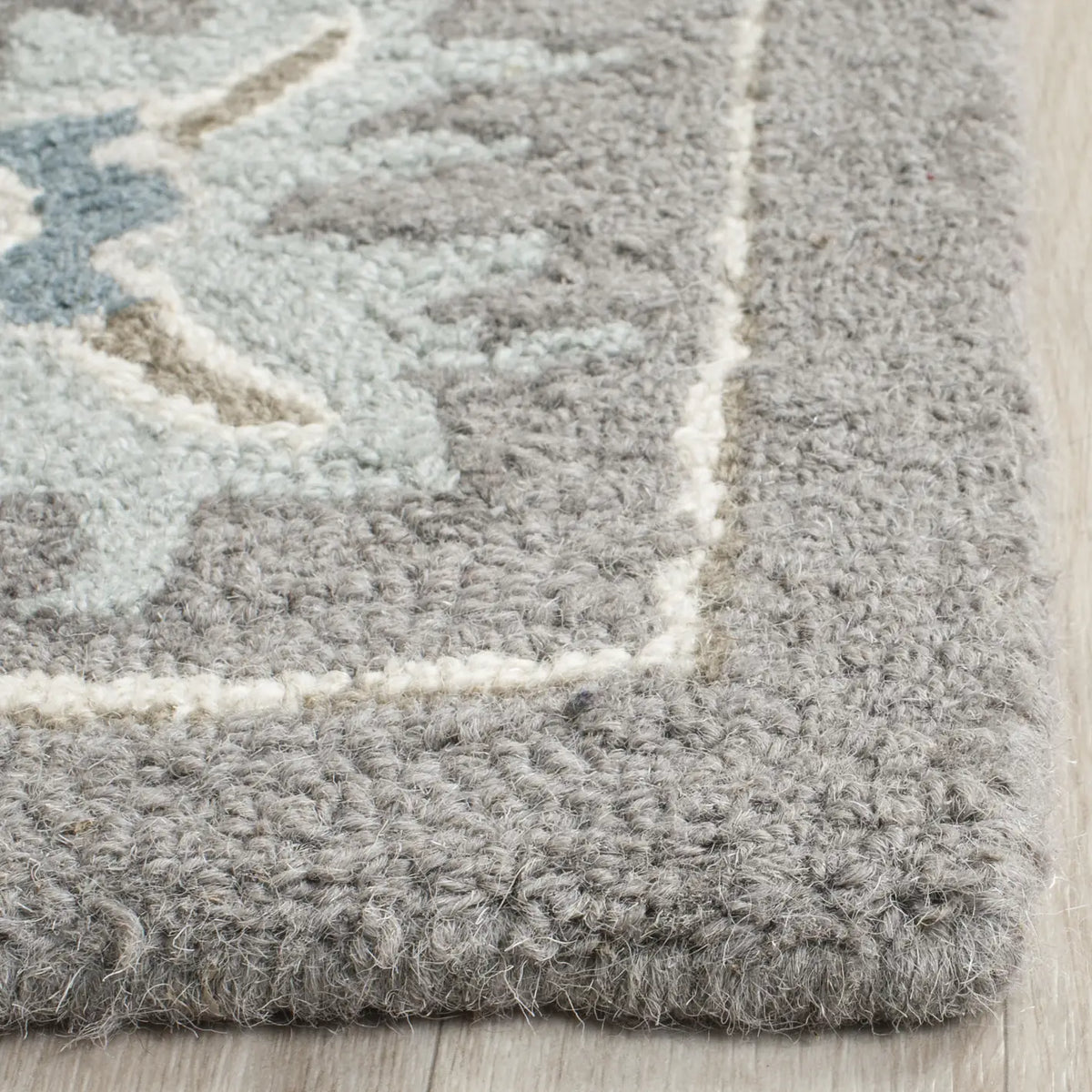Safavieh Blossom 10'-0" x 14'-0" Rug in Grey