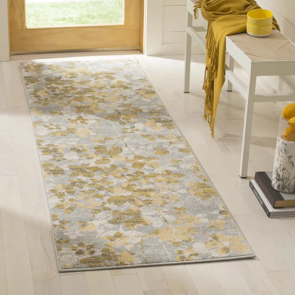 Safavieh Evoke 2'-2" x 11'-0" Rug in Grey / Gold