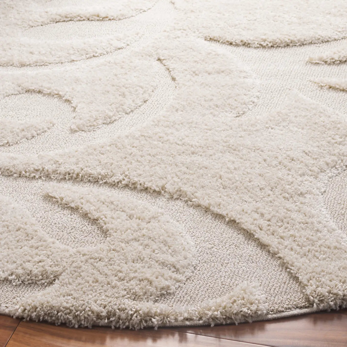 Safavieh Florida Shag 6'-7" x 6'-7" Rug in Creme / Creme