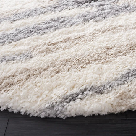 Safavieh Fontana Shag  800 6'-7" x 6'-7" Rug in Ivory / Grey