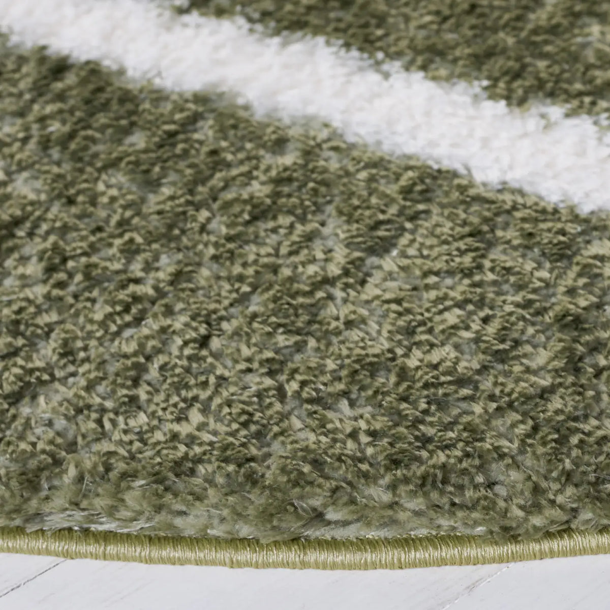 Safavieh Tahoe Shag 6'-7" x 6'-7" Rug in Sage / White
