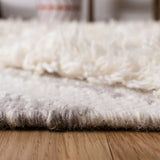 Safavieh Kenya 5'-0" x 8'-0" Rug in Ivory / Grey