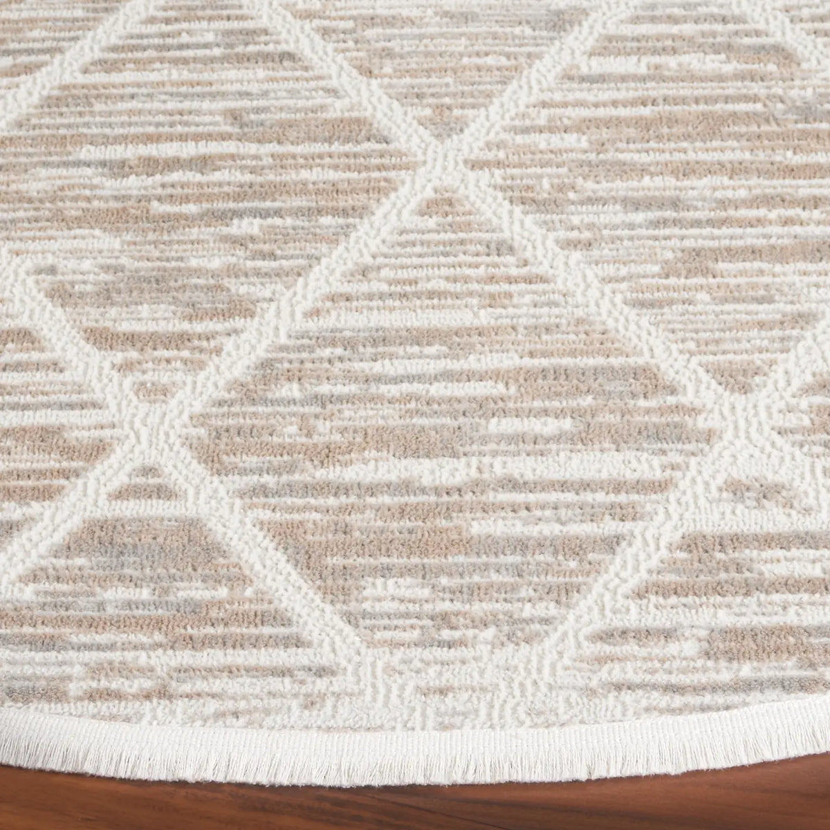 Safavieh Mila 6'-7" x 6'-7" Rug in Beige / Ivory