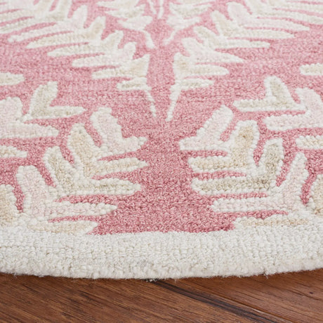 Safavieh Capri 5'-0" x 5'-0" Rug in Pink / Ivory
