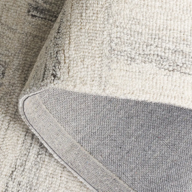 Safavieh Pine 4'-0" x 6'-0" Rug in Ivory / Grey