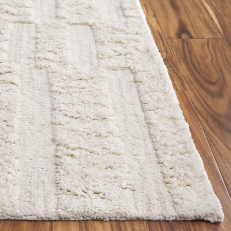 Safavieh Vermont 4'-0" x 6'-0" Rug in Ivory