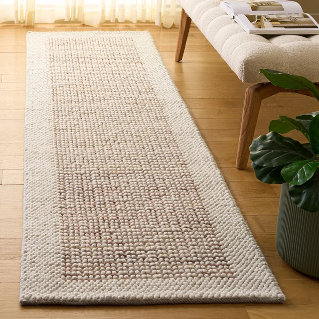 Safavieh Natura 2'-3" x 9'-0" Rug in Ivory / Rust