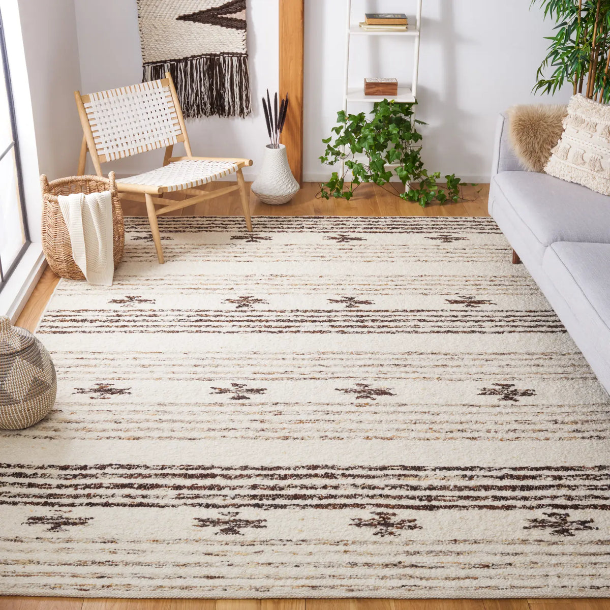 Safavieh Natura 10'-0" x 14'-0" Rug in Black / Ivory