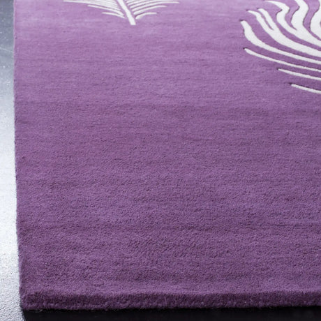 Safavieh Soho 5'-0" x 8'-0" Rug in Purple / Ivory