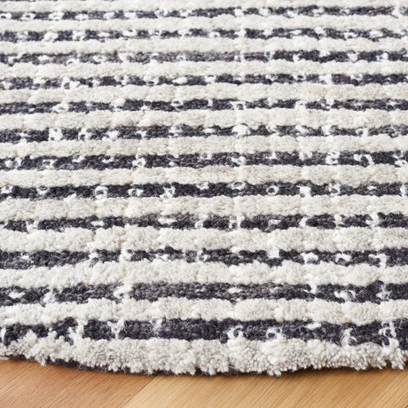 Safavieh Abstract 6'-0" x 6'-0" Rug in Black / Ivory