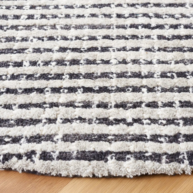 Safavieh Abstract 6'-0" x 6'-0" Rug in Black / Ivory