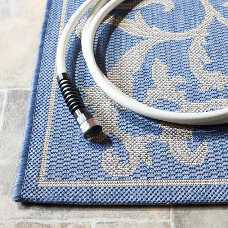 Safavieh Courtyard 4'-0" x 5'-7" Rug in Blue / Natural