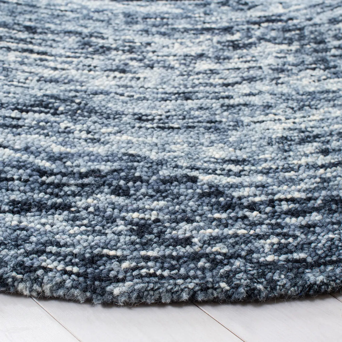 Safavieh Ikat 6'-0" x 6'-0" Rug in Grey