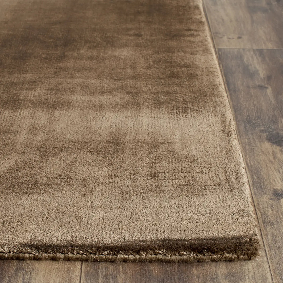Safavieh Mirage 5'-0" x 8'-0" Rug in Brown