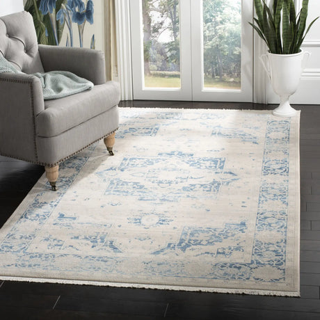 Safavieh Vintage Persian 4'-0" x 6'-0" Rug in Ivory / Blue