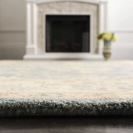 Safavieh Classic 4'-0" x 6'-0" Rug in Blue / Light Gold