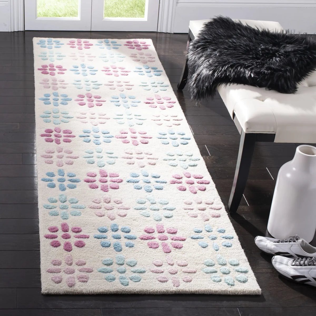 Safavieh Soho 2'-6" x 12'-0" Rug in Ivory / Multi