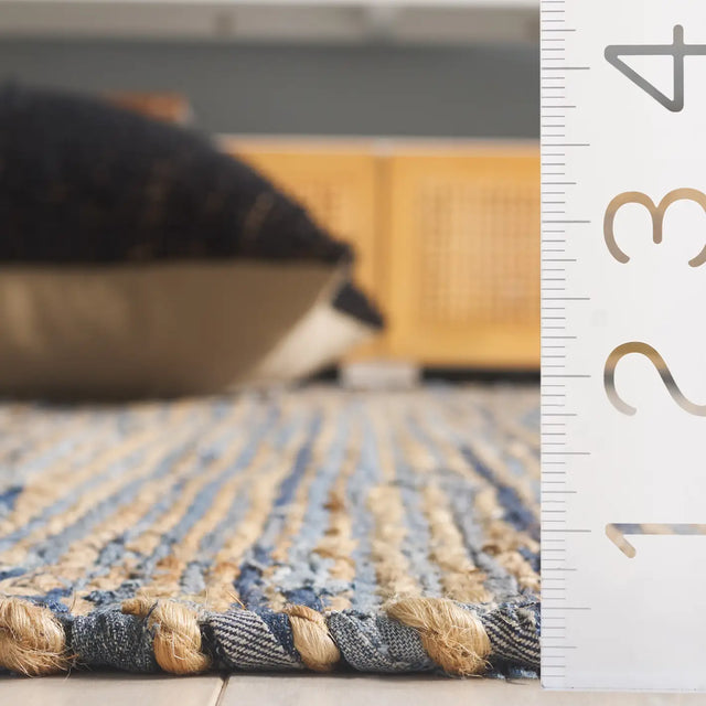 Safavieh Cape Cod 4'-0" x 6'-0" Rug in Light Blue