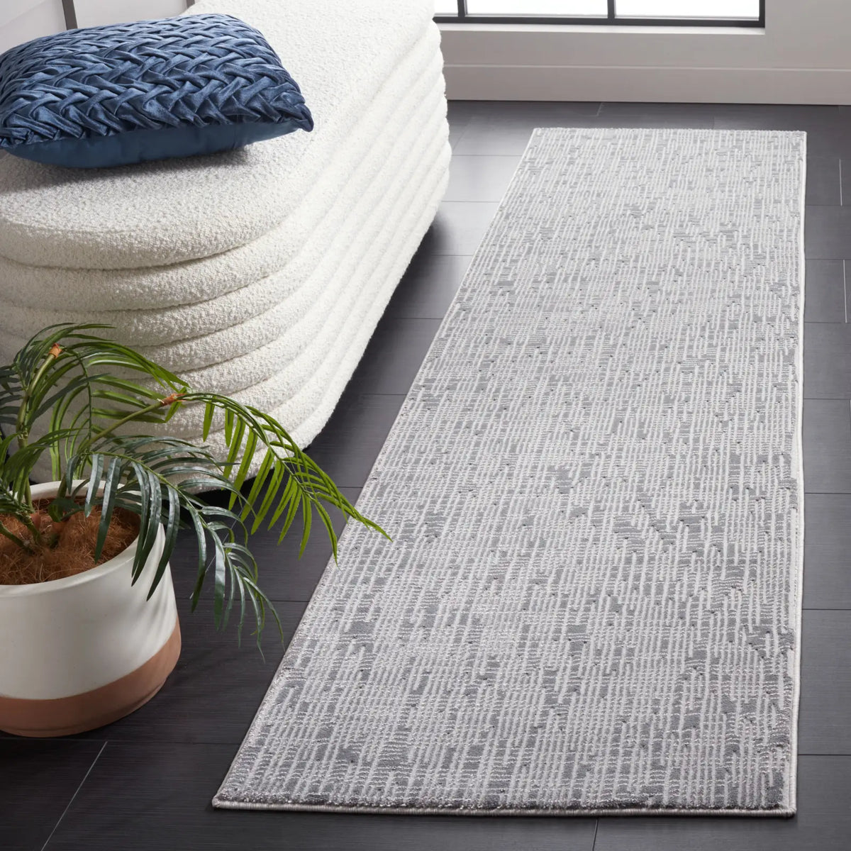 Safavieh Continental 2'-2" x 8'-0" Rug in Dark Grey / Light Grey