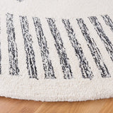 Safavieh Casablanca 6'-0" x 6'-0" Rug in Ivory / Black