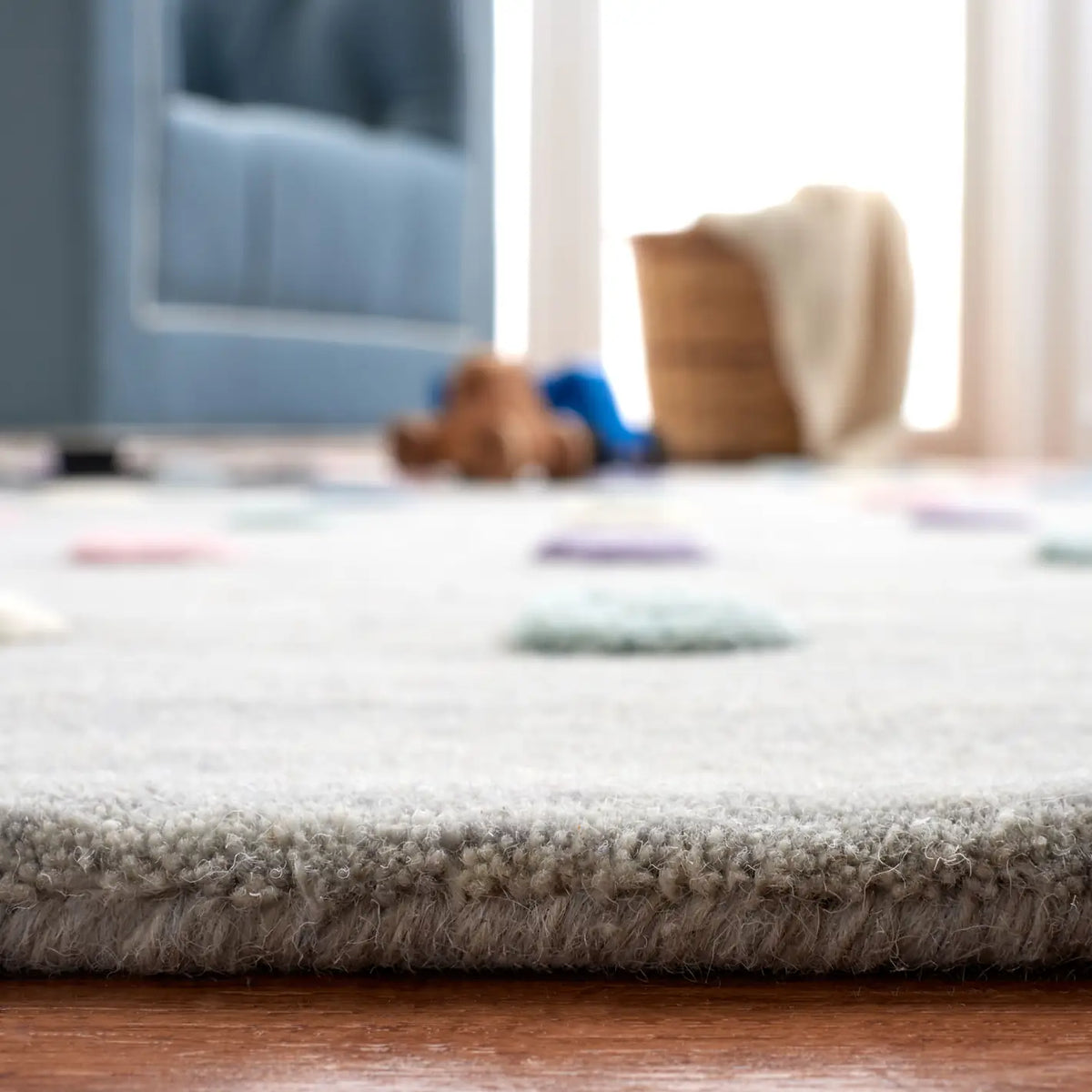 Safavieh Safavieh Kids 5'-0" x 8'-0" Rug in Silver