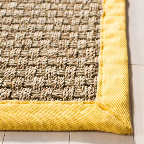 Safavieh Natural Fiber 4'-0" x 6'-0" Rug in Natural / Gold