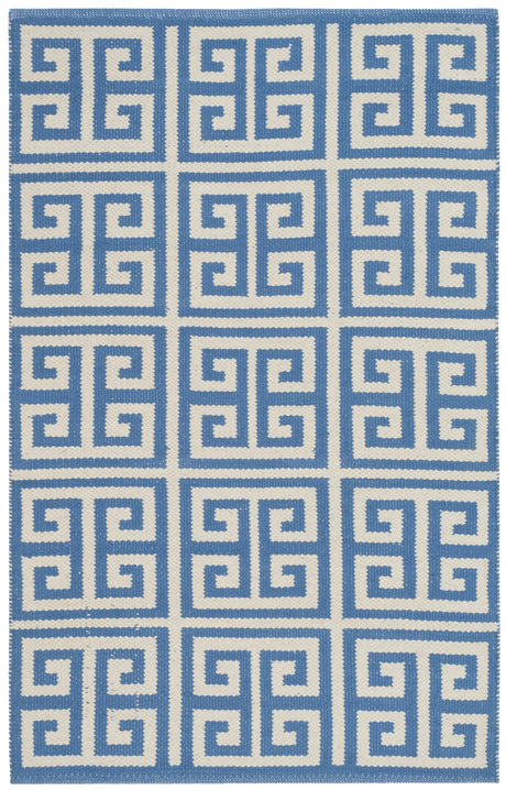 Safavieh Montauk 2'-0" x 3'-0" Rug in Blue / Ivory