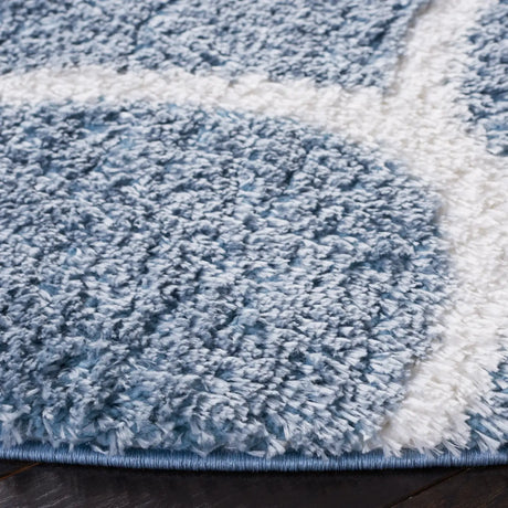 Safavieh Tahoe Shag 6'-7" x 6'-7" Rug in Blue / White