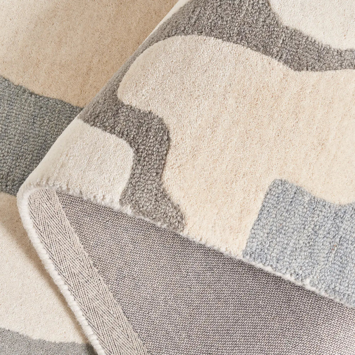 Safavieh Rodeo Drive 5'-0" x 8'-0" Rug in Ivory / Grey