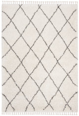 Safavieh Moroccan Fringe Shag 4'-0" x 6'-0" Rug in Ivory / Grey