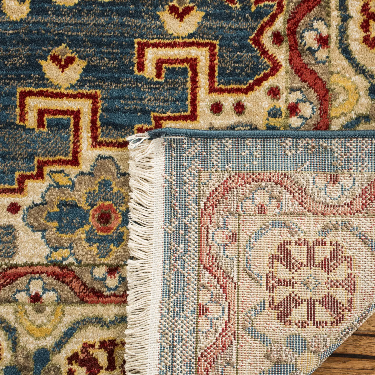 Safavieh Kashan 4'-0" x 6'-0" Rug in Navy Blue / Ivory