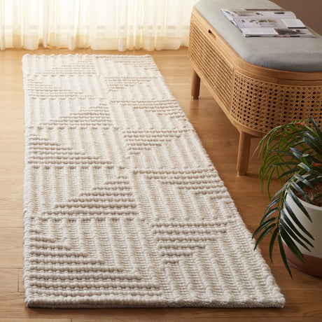 Safavieh Natura 2'-3" x 8'-0" Rug in Ivory