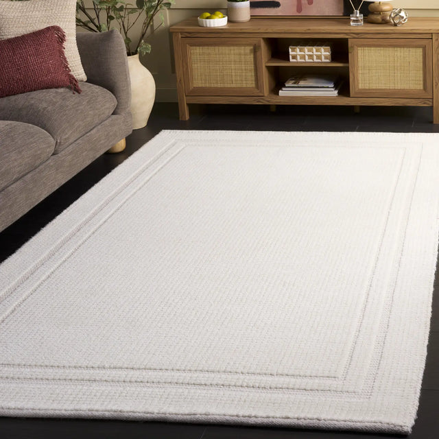 Safavieh Natura 4'-0" x 6'-0" Rug in Ivory
