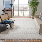 Safavieh Casablanca 8'-0" x 10'-0" Rug in Ivory / Grey
