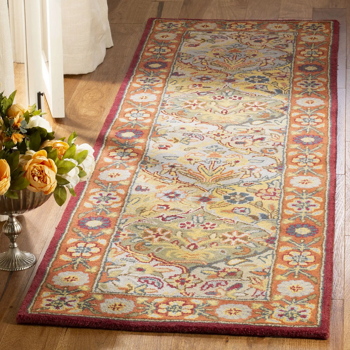 Safavieh Heritage 2'-3" x 12'-0" Rug in Multi / Red