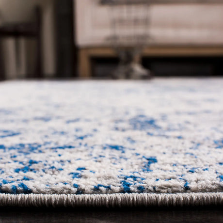 Safavieh Madison 4'-0" x 6'-0" Rug in White / Royal Blue