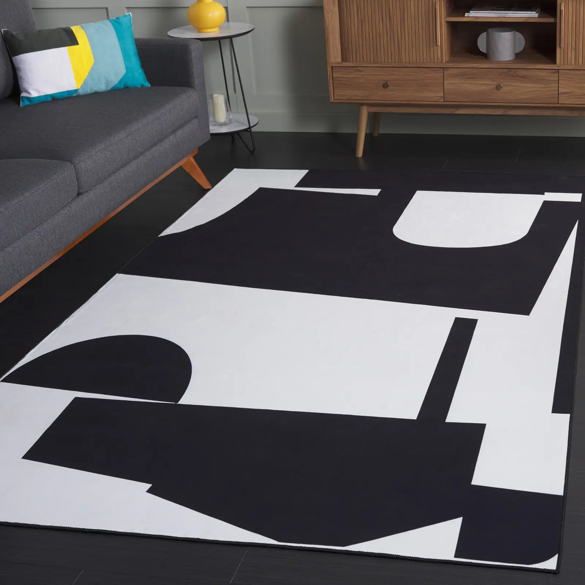 Safavieh Malibu 4'-0" x 6'-0" Rug in Black / Ivory