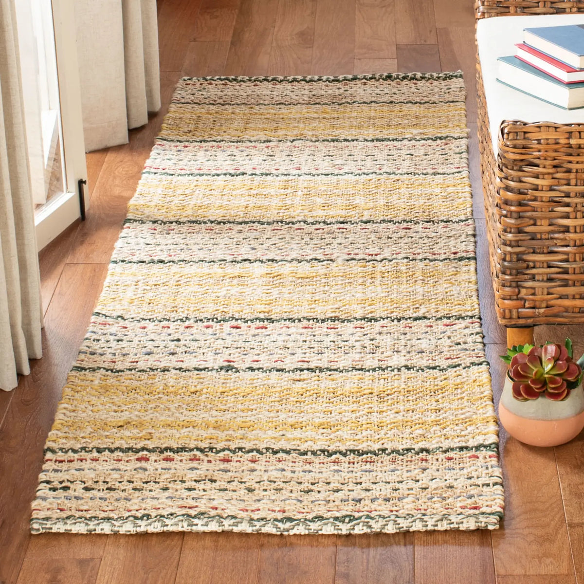 Safavieh Natural Fiber 2'-6" x 8'-0" Rug in Ivory / Gold