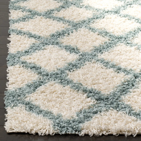 Safavieh Sgd-Dallas Shag 4'-0" x 6'-0" Rug in Ivory / Seafoam