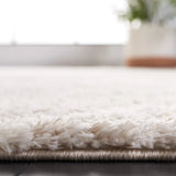 Safavieh Tahoe Shag 4'-0" x 6'-0" Rug in Silver / White