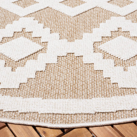 Safavieh Global 6'-7" x 6'-7" Rug in Beige / Ivory