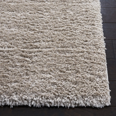Safavieh Decora Shaggy 4'-0" x 6'-0" Rug in Grey