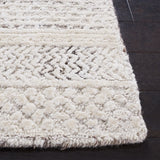 Safavieh Glamour 4'-0" x 6'-0" Rug in Natural / Ivory