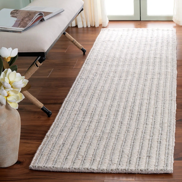 Safavieh Manhattan 2'-3" x 8'-0" Rug in Ivory / Grey