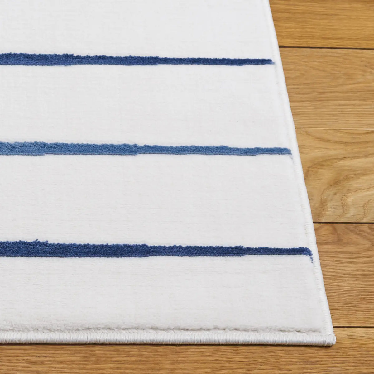 Safavieh Groove 4'-0" x 6'-0" Rug in Ivory / Blue