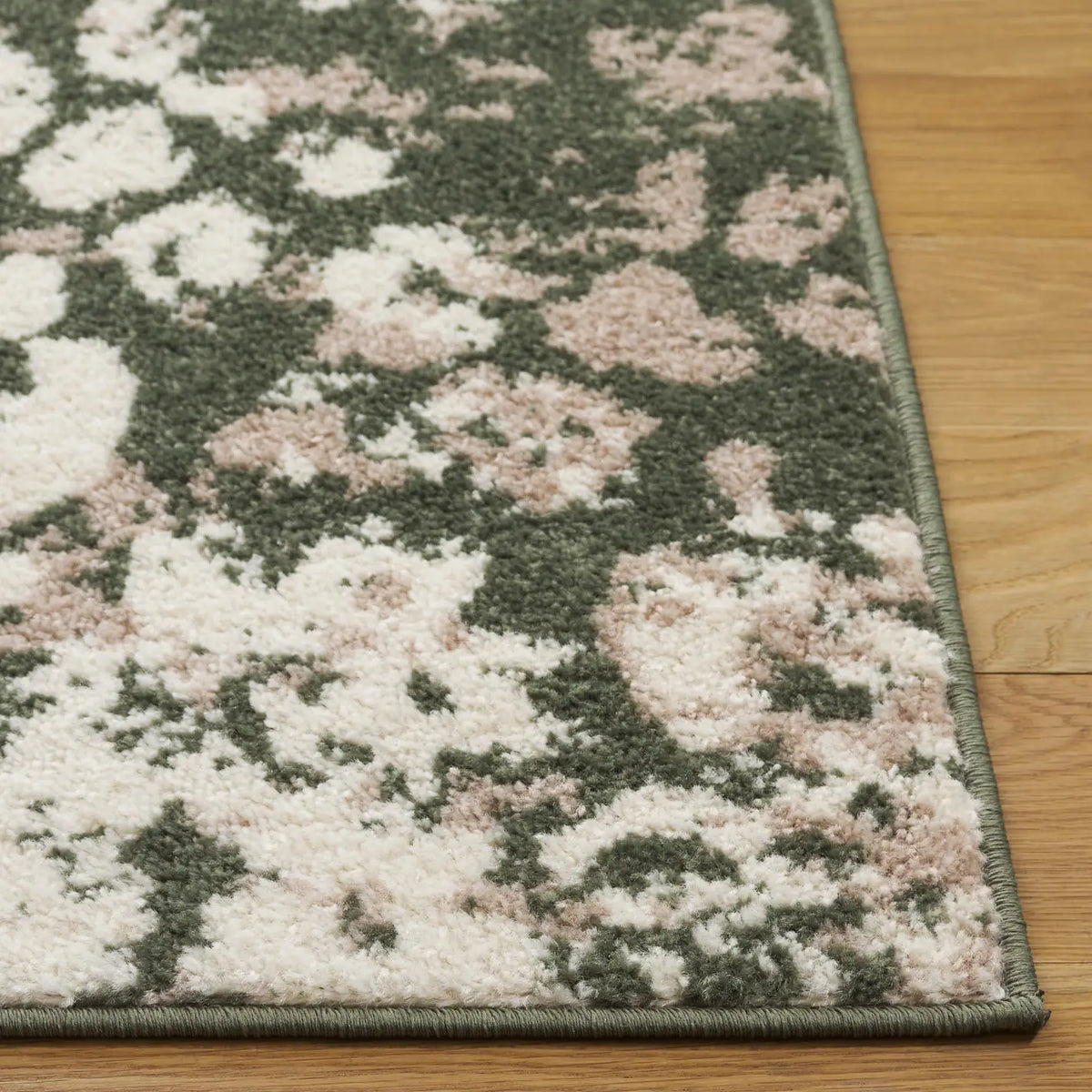 Safavieh Adirondack 4'-0" x 6'-0" Rug in Dark Green / Ivory