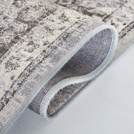Safavieh Atlas 5'-3" x 7'-7" Rug in Charcoal / Grey