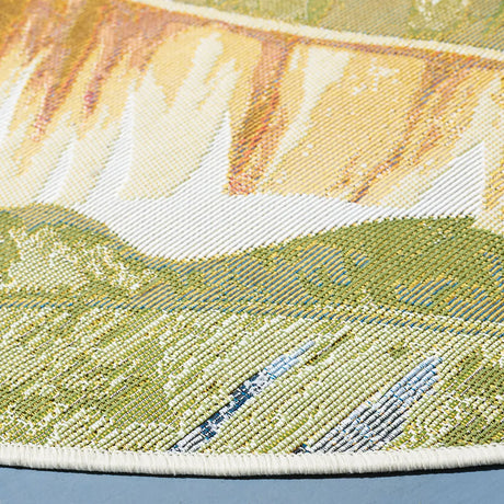 Safavieh Barbados 500 5'-3" x 5'-3" Rug in Gold / Green